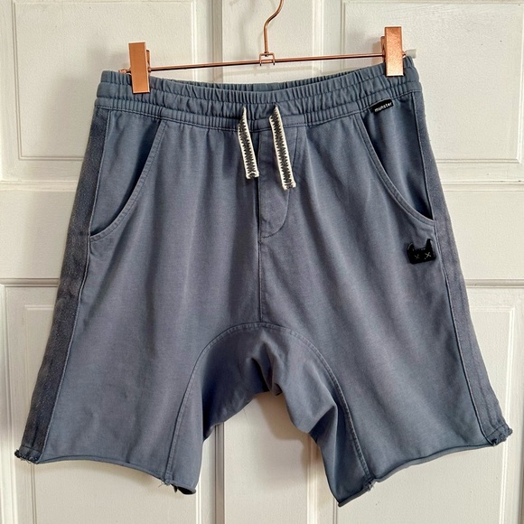 {Munster} Slacker Short U-Shape - Size 12 - Picture 5 of 12